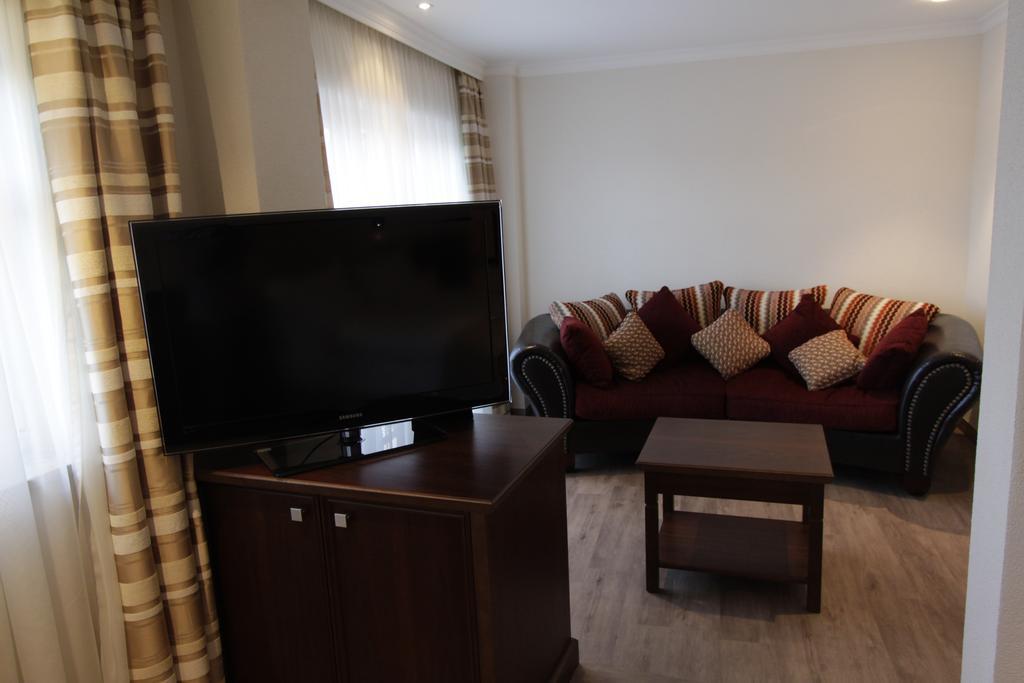 Brauereigasthof Zum Loewenbraeu Adelsdorf Room photo